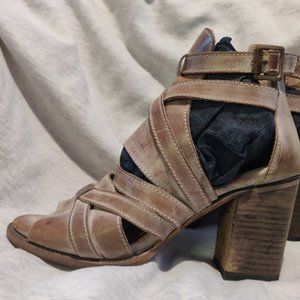 ~ FREEBIRD ~ CLAW ~ SIZE 10 ~